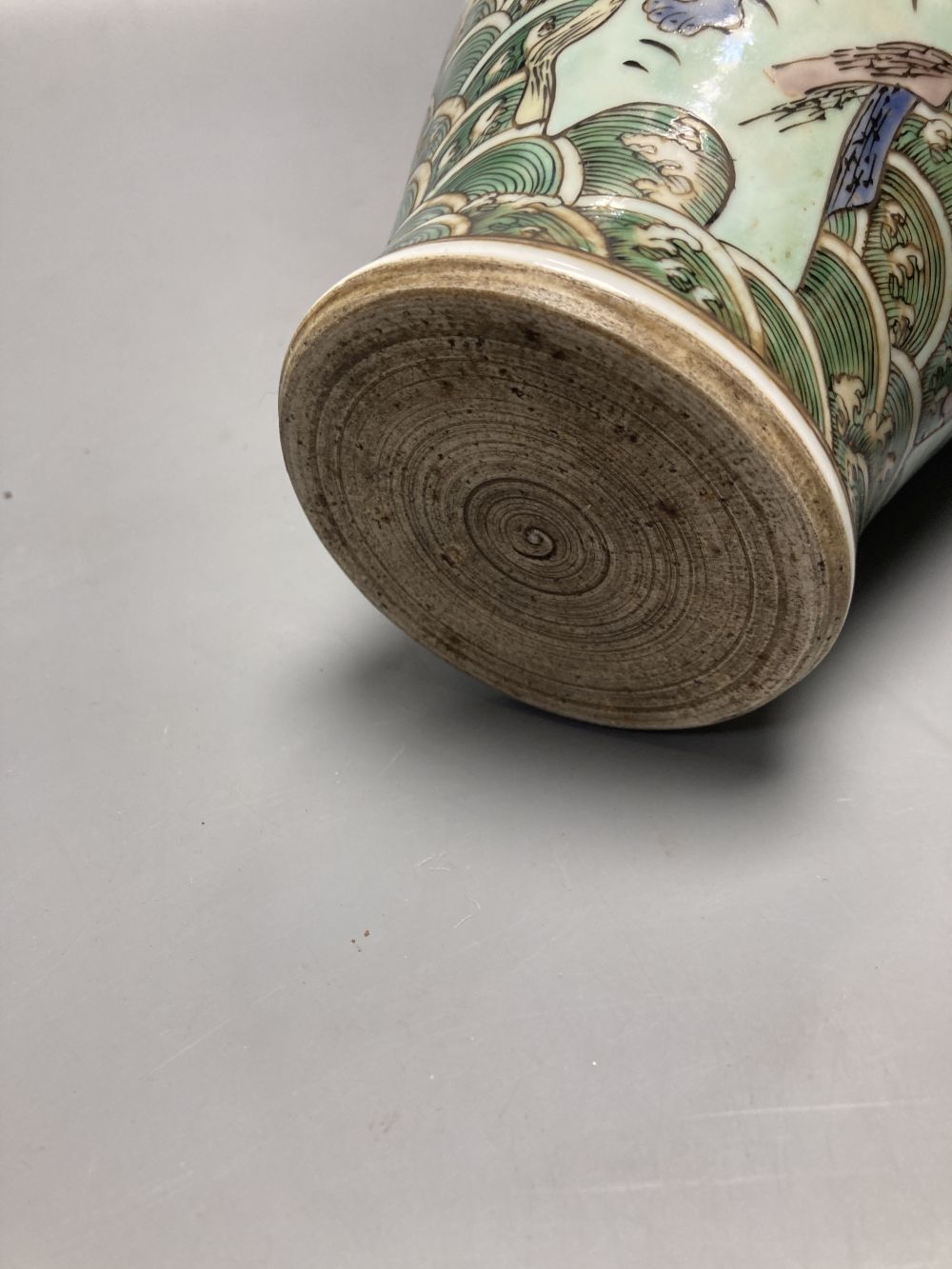 A Chinese famille verte vase, decorated with dragons, height 20cm